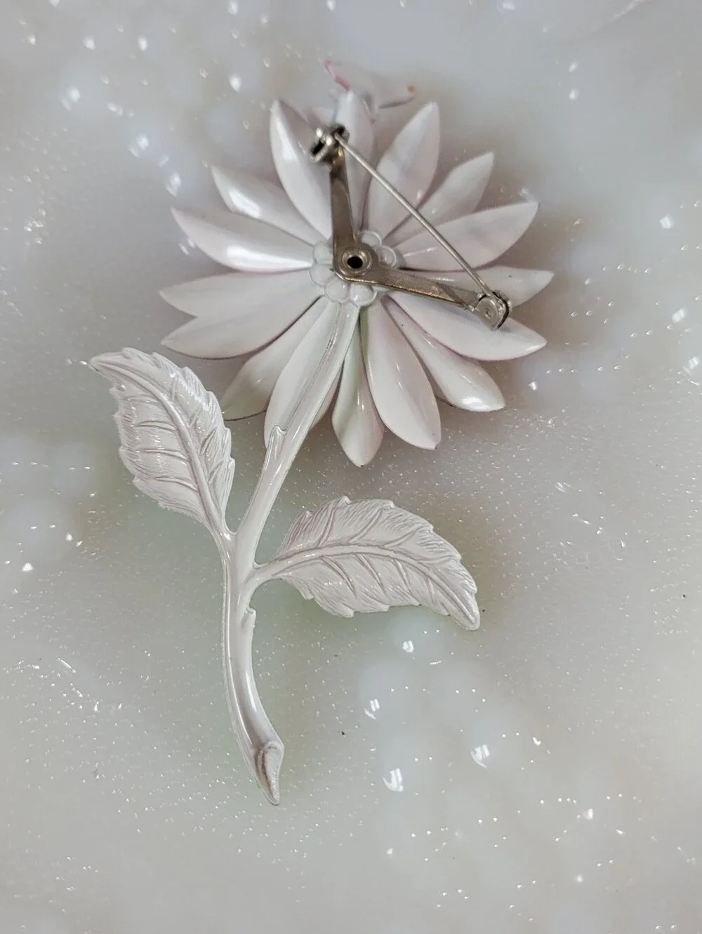 Vintage Pink Metal Daisy Brooch with Green Stem - Brand